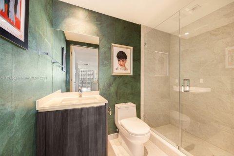 Condominio en venta en Miami, Florida, 3 dormitorios, 187.48 m2 № 1881680 - foto 6