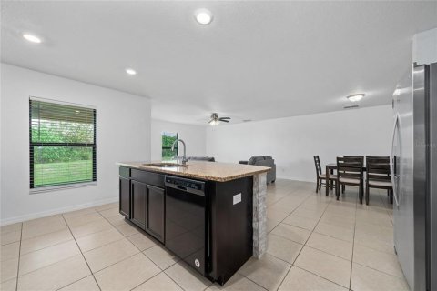 House in Dundee, Florida 5 bedrooms, 182.55 sq.m. № 2412630 - photo 25