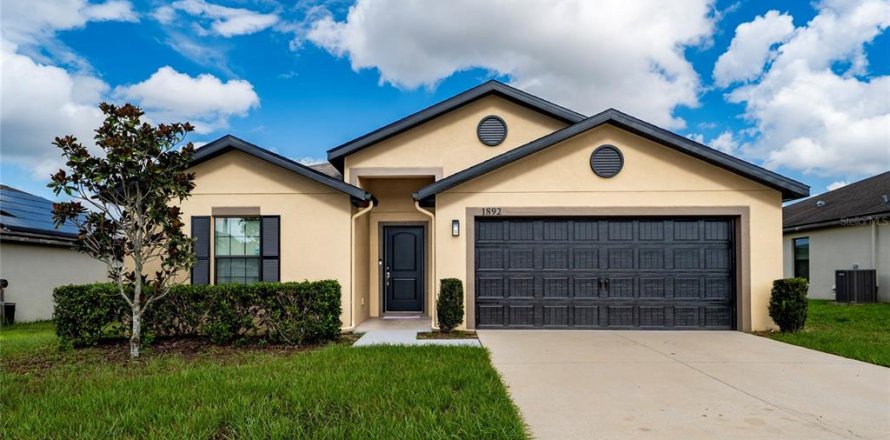 House in Dundee, Florida 5 bedrooms, 182.55 sq.m. № 2412630