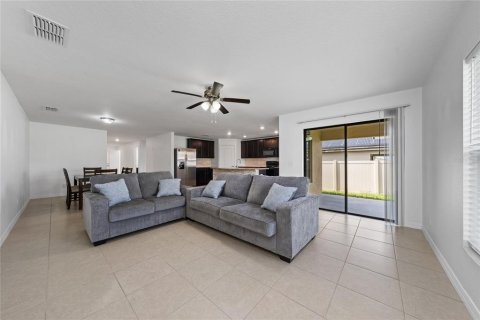 House in Dundee, Florida 5 bedrooms, 182.55 sq.m. № 2412630 - photo 26