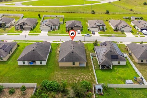 House in Dundee, Florida 5 bedrooms, 182.55 sq.m. № 2412630 - photo 30