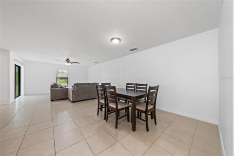 House in Dundee, Florida 5 bedrooms, 182.55 sq.m. № 2412630 - photo 21