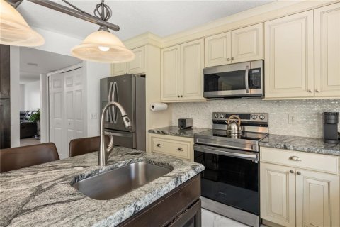 Casa en venta en Palm Coast, Florida, 6 dormitorios, 363.62 m2 № 1907742 - foto 11