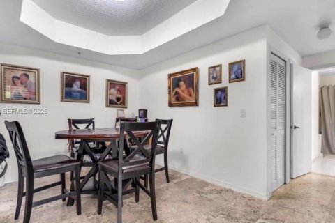 Купить кондоминиум в Дорал, Флорида 3 спальни, 118.08м2, № 2026300 - фото 13