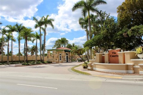 Купить кондоминиум в Дорал, Флорида 3 спальни, 118.08м2, № 2026300 - фото 24