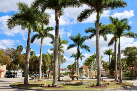 Купить кондоминиум в Дорал, Флорида 3 спальни, 118.08м2, № 2026300 - фото 21