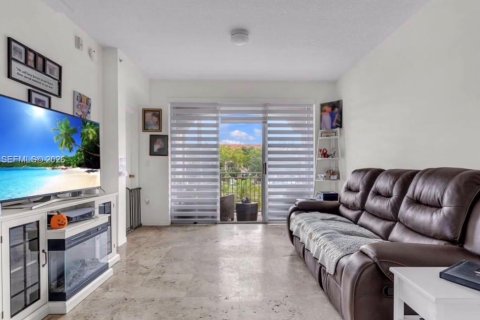 Купить кондоминиум в Дорал, Флорида 3 спальни, 118.08м2, № 2026300 - фото 9