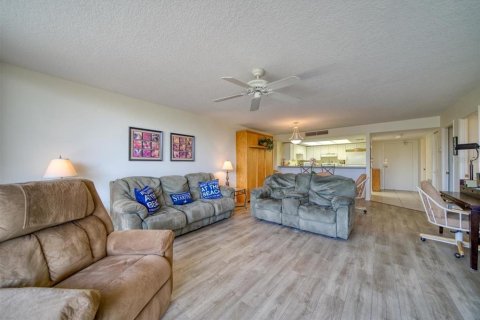 Copropriété à vendre à Treasure Island, Floride: 1 chambre, 94.3 m2 № 2380336 - photo 10