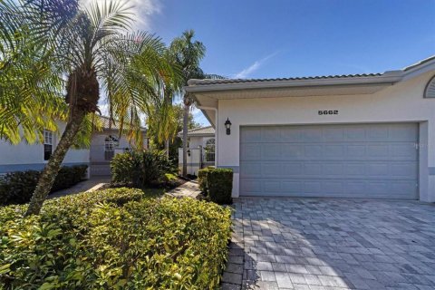 House in Sarasota, Florida 2 bedrooms, 117.43 sq.m. № 1833665 - photo 7