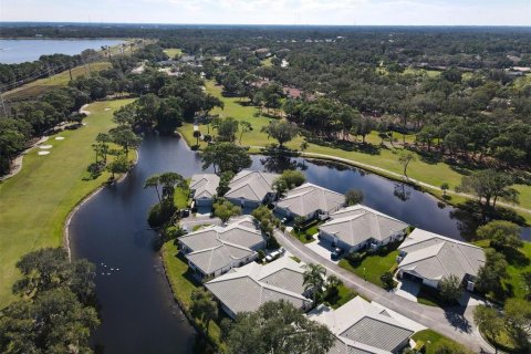 House in Sarasota, Florida 2 bedrooms, 117.43 sq.m. № 1833665 - photo 1