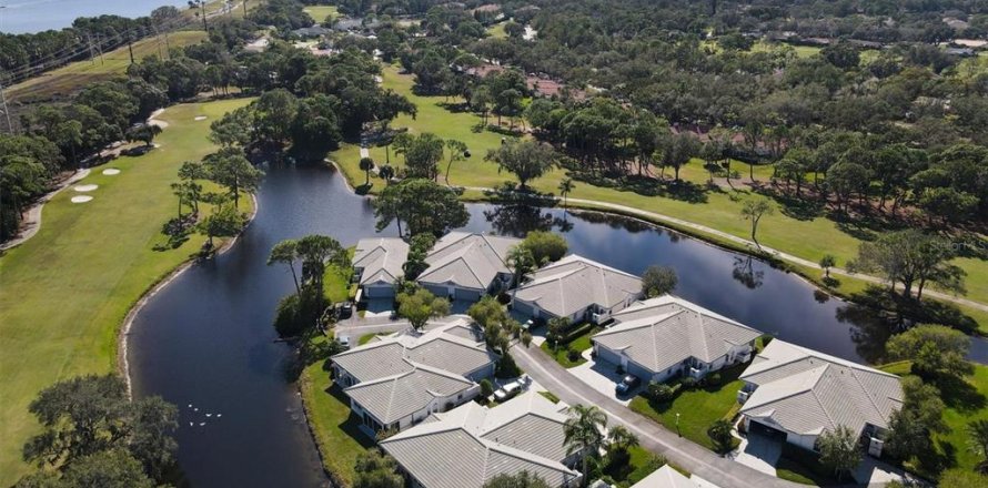House in Sarasota, Florida 2 bedrooms, 117.43 sq.m. № 1833665
