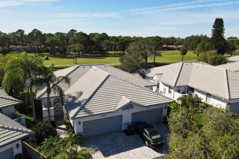 House in Sarasota, Florida 2 bedrooms, 117.43 sq.m. № 1833665 - photo 2