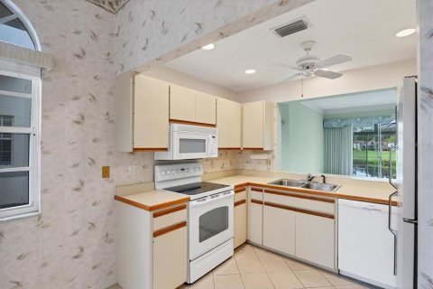 House in Sarasota, Florida 2 bedrooms, 117.43 sq.m. № 1833665 - photo 18