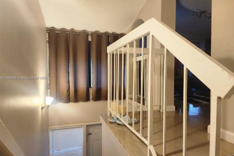 Touwnhouse à vendre à Miramar, Floride: 3 chambres, 111.48 m2 № 1943047 - photo 5