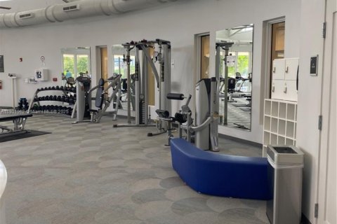 Condo in Hallandale Beach, Florida, 2 bedrooms  № 1951840 - photo 25