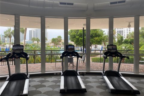 Condo in Hallandale Beach, Florida, 2 bedrooms  № 1951840 - photo 23