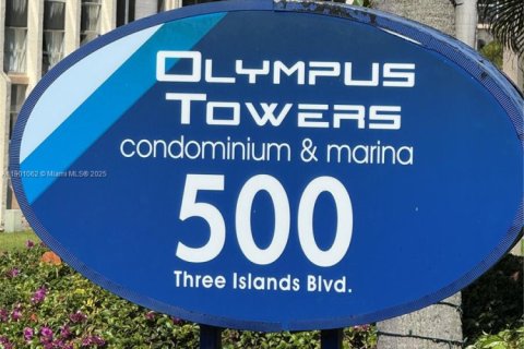 Condo in Hallandale Beach, Florida, 2 bedrooms  № 1951840 - photo 27