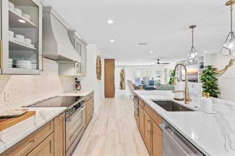 Villa ou maison à vendre à Holmes Beach, Floride: 4 chambres, 308.34 m2 № 2224319 - photo 27