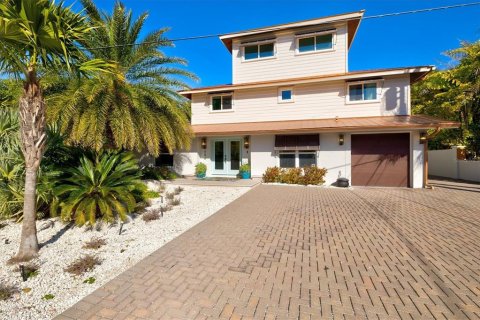Villa ou maison à vendre à Holmes Beach, Floride: 4 chambres, 308.34 m2 № 2224319 - photo 2