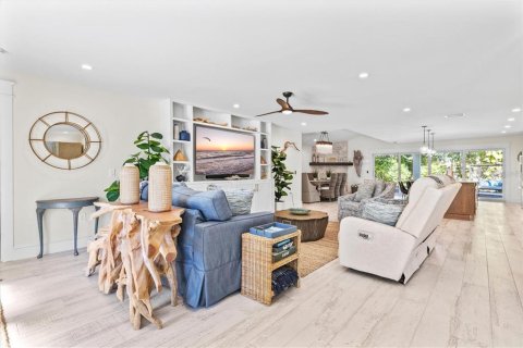 Villa ou maison à vendre à Holmes Beach, Floride: 4 chambres, 308.34 m2 № 2224319 - photo 10