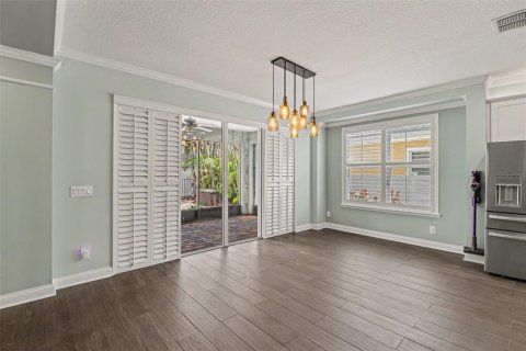 House in Orlando, Florida 4 bedrooms, 261.71 sq.m. № 2238642 - photo 14