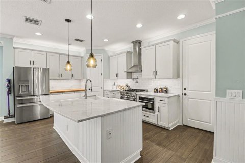 House in Orlando, Florida 4 bedrooms, 261.71 sq.m. № 2238642 - photo 17