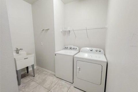 House in Palmetto, Florida 4 bedrooms, 195.09 sq.m. № 1919358 - photo 10