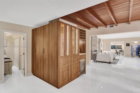 Купить виллу или дом в Серфсайд, Флорида 5 спален, 214.88м2, № 1997473 - фото 13