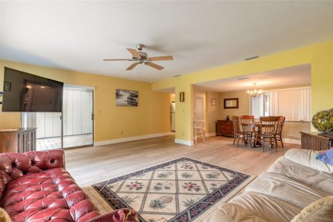 Casa en venta en New Smyrna Beach, Florida, 3 dormitorios, 183.95 m2 № 2158010 - foto 11