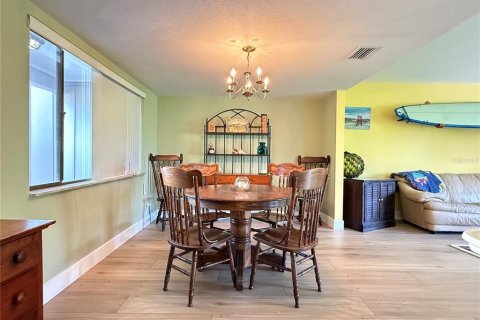 Casa en venta en New Smyrna Beach, Florida, 3 dormitorios, 183.95 m2 № 2158010 - foto 4
