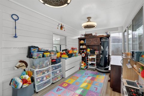 Villa ou maison à vendre à Miami, Floride: 3 chambres, 167.13 m2 № 2068215 - photo 18