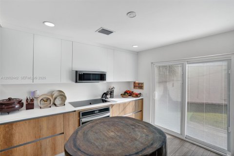 Villa ou maison à vendre à Miami, Floride: 3 chambres, 167.13 m2 № 2068215 - photo 21