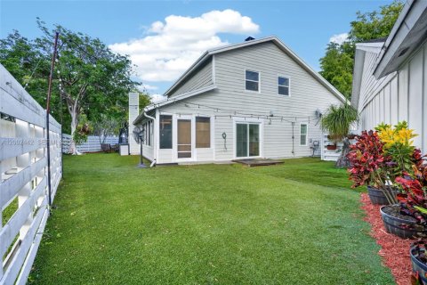 Villa ou maison à vendre à Miami, Floride: 3 chambres, 167.13 m2 № 2068215 - photo 3