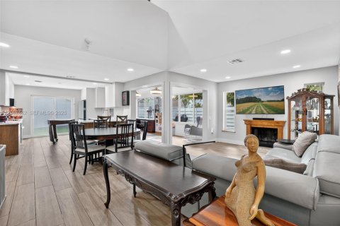 Villa ou maison à vendre à Miami, Floride: 3 chambres, 167.13 m2 № 2068215 - photo 14