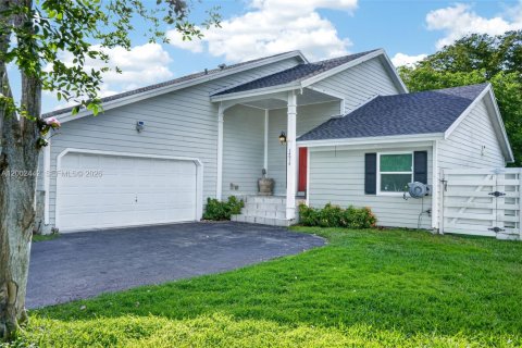 Villa ou maison à vendre à Miami, Floride: 3 chambres, 167.13 m2 № 2068215 - photo 8