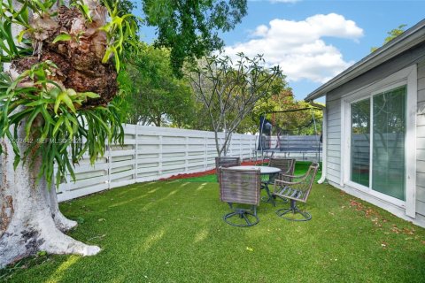 Villa ou maison à vendre à Miami, Floride: 3 chambres, 167.13 m2 № 2068215 - photo 5