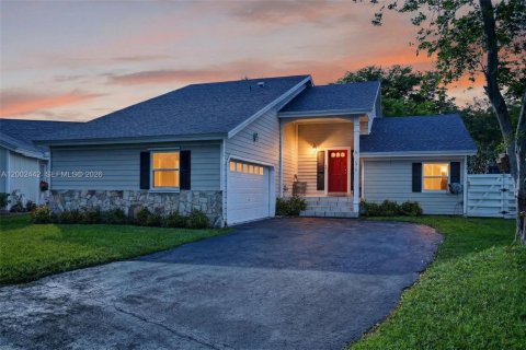 Villa ou maison à Miami, Floride 3 chambres, 167.13 m2 № 2068215