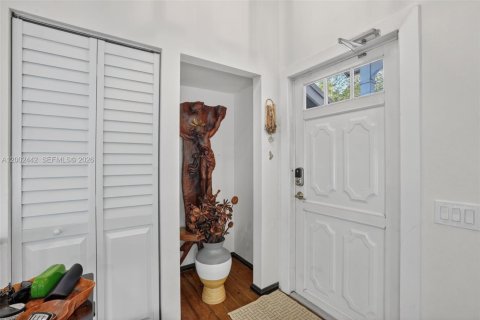 Villa ou maison à vendre à Miami, Floride: 3 chambres, 167.13 m2 № 2068215 - photo 11