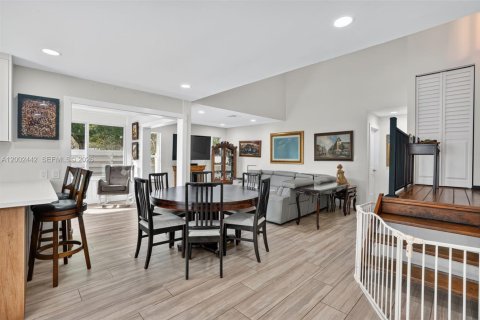 Villa ou maison à vendre à Miami, Floride: 3 chambres, 167.13 m2 № 2068215 - photo 12