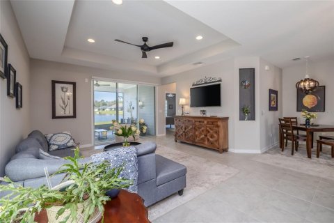 Casa en venta en Palm Coast, Florida, 4 dormitorios, 177.63 m2 № 2106529 - foto 8