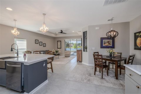 Casa en venta en Palm Coast, Florida, 4 dormitorios, 177.63 m2 № 2106529 - foto 6