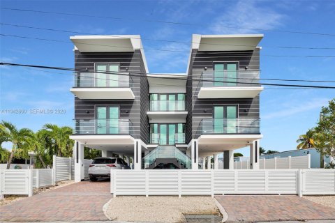 Casa en Key Largo, Florida 5 dormitorios, 334.45 m2 № 2152769