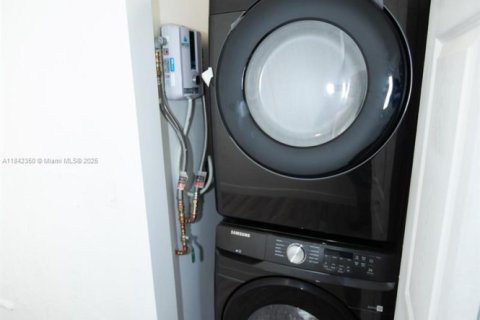 Купить коммерческую недвижимость в Майами, Флорида 171.87м2, № 1983518 - фото 7