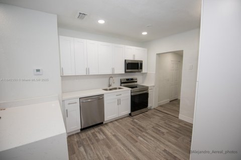 Купить коммерческую недвижимость в Майами, Флорида 171.87м2, № 1983518 - фото 21