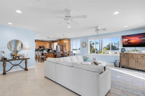 House in Tavernier, Florida 4 bedrooms, 233 sq.m. № 1863513 - photo 20