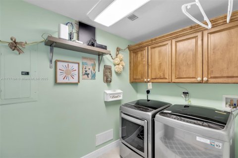 House in Tavernier, Florida 4 bedrooms, 233 sq.m. № 1863513 - photo 30