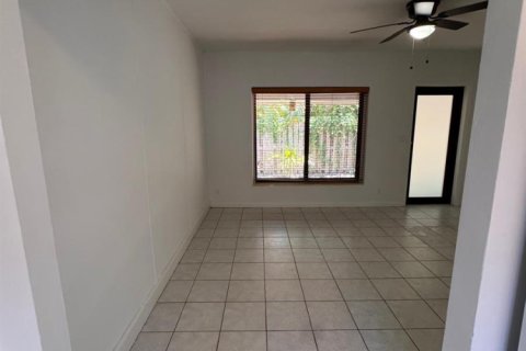 Commercial property in Hollywood, Florida 141.49 sq.m. № 2082926 - photo 9