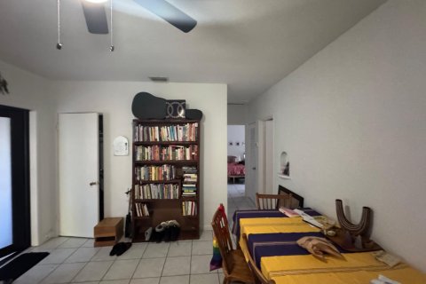 Commercial property in Hollywood, Florida 141.49 sq.m. № 2082926 - photo 4