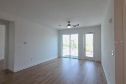 Condo in Saint Petersburg, Florida, 2 bedrooms № 2117971 - photo 14