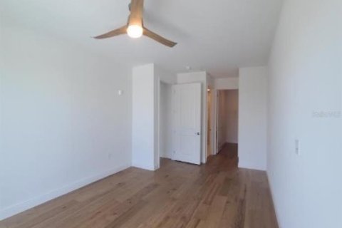 Condo in Saint Petersburg, Florida, 2 bedrooms № 2117971 - photo 24